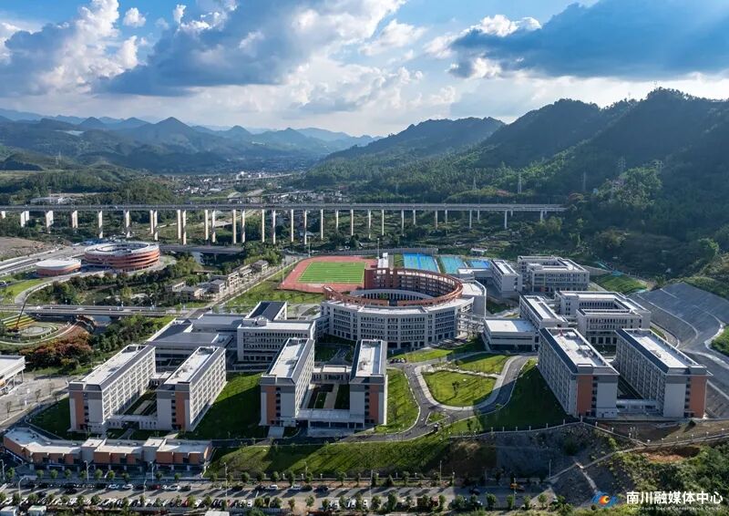 重工大南川校区 胡波 (1)_副本.jpg